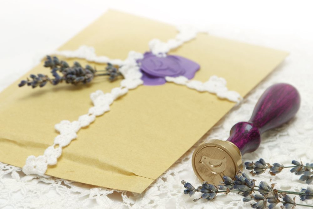 02 HOCHZEIT.de Ratgeber Vor der Hochzeit Einladung Karten Save the Date iStock 187151747 2018 01