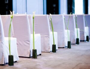 204 Hyatt Regency Duesseldorf Hochzeitslocation 2018 Cerremony set up chairs light