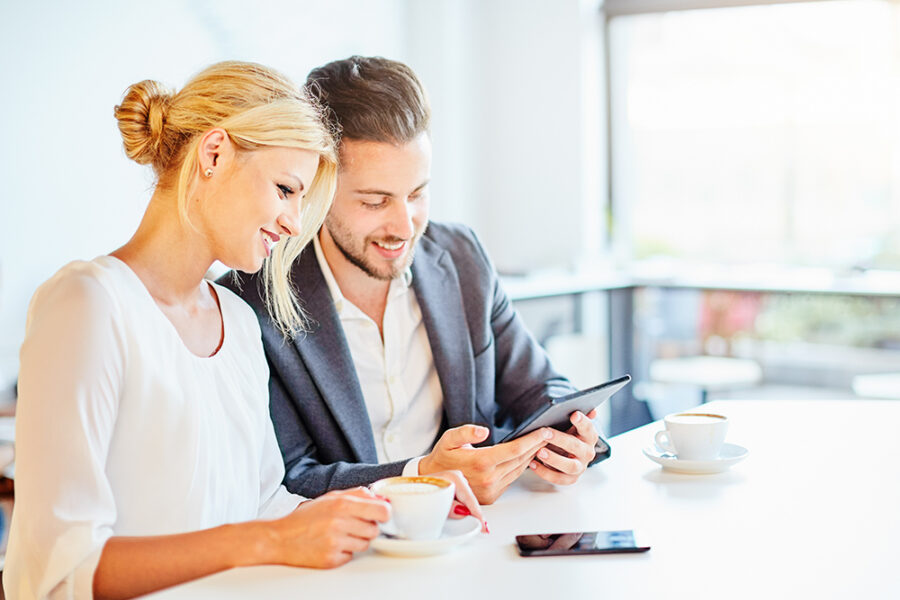 Business people using tabletBusiness people using tablet