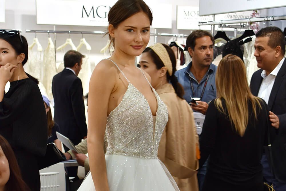 36 HOCHZEITde Ratgeber Aktuelles Barcelona Bridal Fashion Week model DSC 0564 2018 05