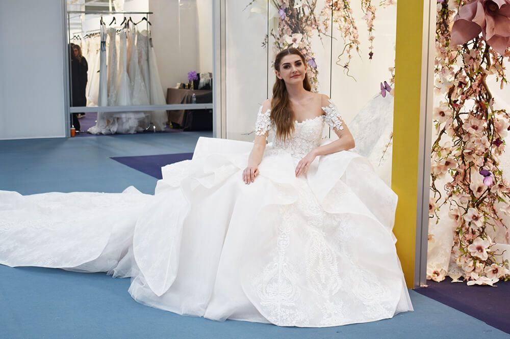 37 HOCHZEITde Ratgeber Aktuelles Barcelona Bridal Fashion Week model DSC 0753 2018 05