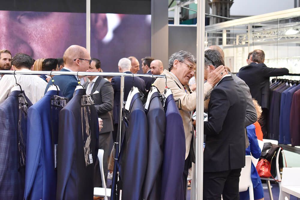 44 HOCHZEITde Ratgeber Aktuelles Barcelona Bridal Fashion Week verkaufsgespraeche DSC 0756 2018 05