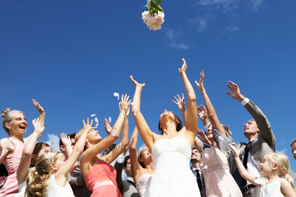 603 HOCHZEITde Ratgeber Am Hochzeitstag mit Familie u Gaesten Hochzeitsfotos Ideen iStock 180730079 2018 06