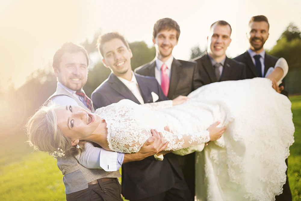 610 HOCHZEITde Ratgeber Am Hochzeitstag mit Familie u Gaesten Hochzeitsfotos Ideen iStock 520238903 2018 06
