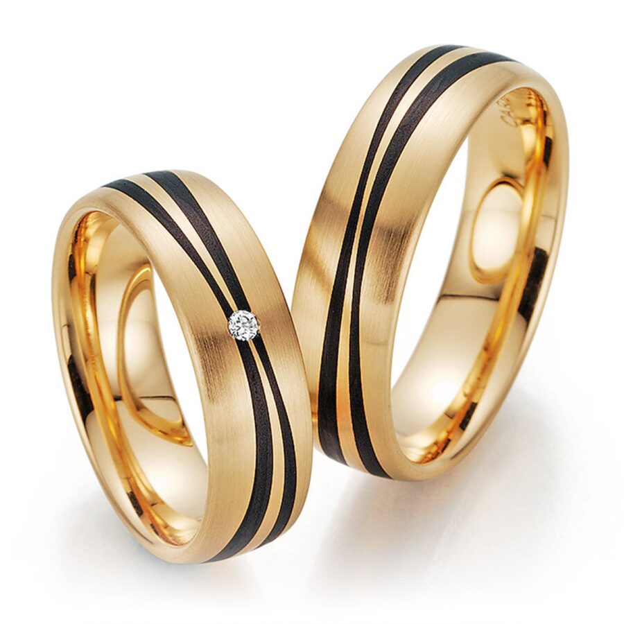 119-Fischer-Kollektion-2018-FischerTrauringe_FischerCarbon_23-01080-060_KissedByTheSun