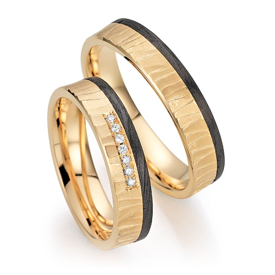 208-Bayer-Kollektion-2018-BayerEheringe_Carbon_88464_Pleasure