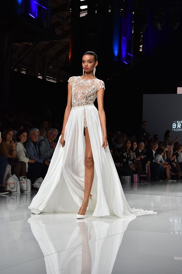 04 HOCHZEITde Ratgeber Aktuelles Kaley Cuoco Barcelona Bridal Fashion Week zweiteiler body DSC 0361 2018 07