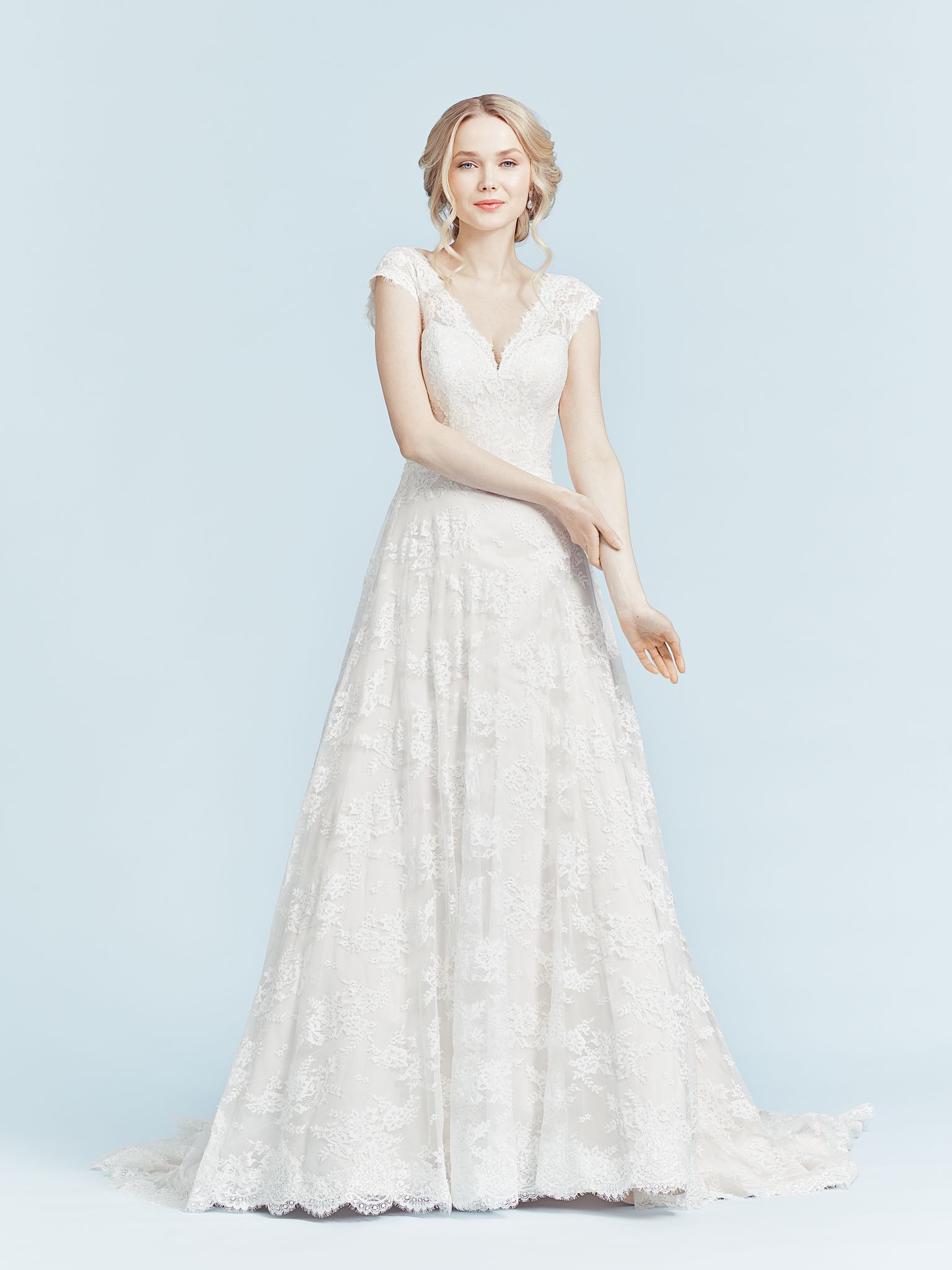 313 Victoria Vincent Brautmode Brautkleid Kollektion 2019 V7749 1 Julia