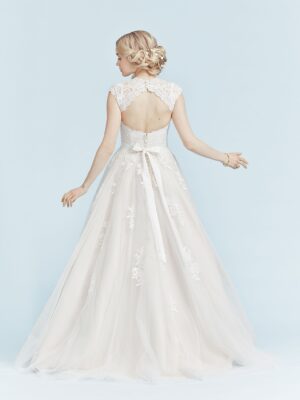 324-Victoria-Vincent-Brautmode-Brautkleid-Kollektion-2019-V7754-1-Josephine-2