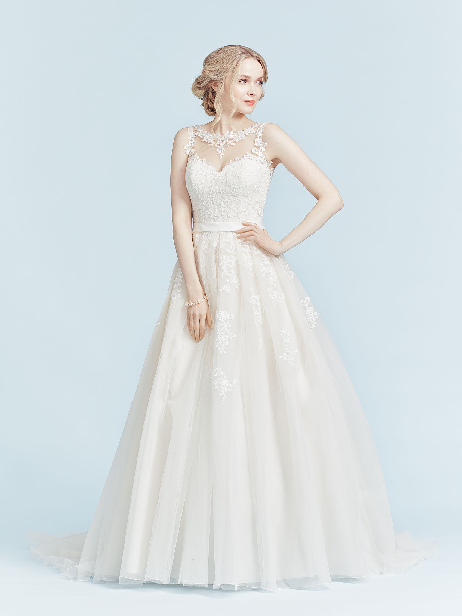 329 Victoria Vincent Brautmode Brautkleid Kollektion 2019 V7758 1 Joleen