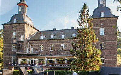 SCHLOSSHOTEL HUGENPOET