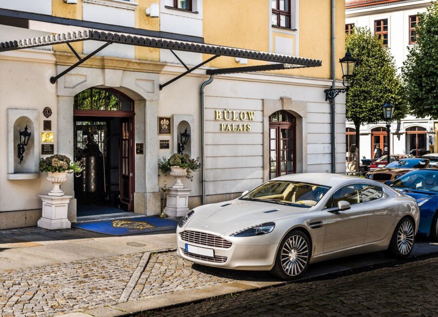 1001-Feine-Privat-Hotels-Buelow-Palais-Dresden-2018-Eingang-Foto-Thiel-PR