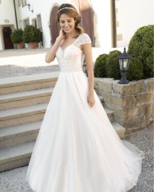 203-Kleemeier-Valerie-Brautmode-Brautkleid-Kollektion-2019-13070-HERMINA-MIT-SCHLEPPE