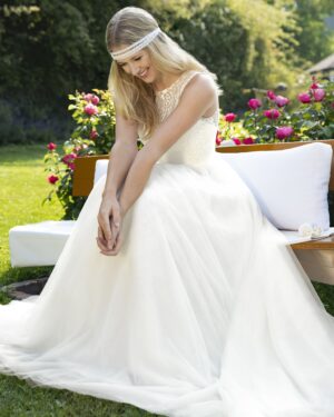 213-Kleemeier-Valerie-Brautmode-Brautkleid-Kollektion-2019-13350-HOLMA-MIT-SCHLEPPE-IMAGE