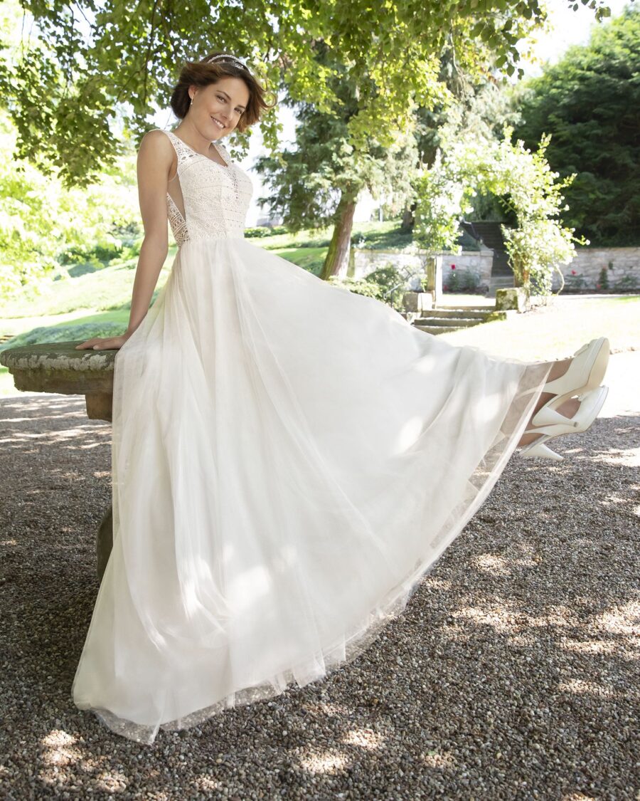 233-Kleemeier-Valerie-Brautmode-Brautkleid-Kollektion-2019-13761-GRACIE-MIT-SCHLEPPE