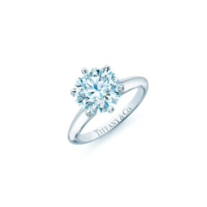 0202-Tiffany-Diamantschmuck-Kollektion-2018-Verlobungsring-The-Tiffany-Setting-Diamond-Ring