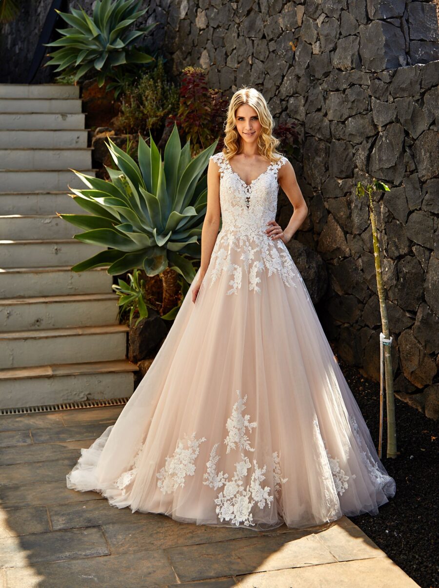 119 Euro Mode Donner Brautmoden Brautkleider Kollektion 2019 Diane Legrand I 7519 1