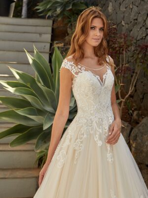 136 Euro Mode Donner Brautmoden Brautkleider Kollektion 2019 Diane Legrand I 7534 4