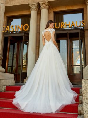 219 Euro Mode Donner Brautmoden Brautkleider Kollektion 2019 Novabella 30314 73969NB 7