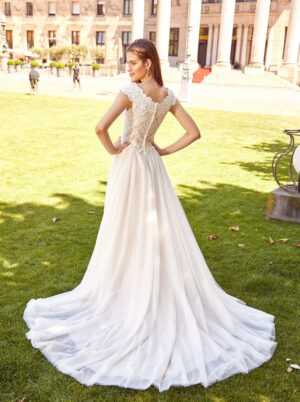 228 Euro Mode Donner Brautmoden Brautkleider Kollektion 2019 Novabella 30318 73163NB 4