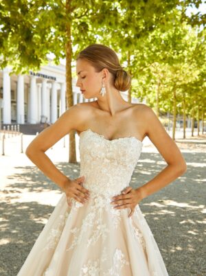 233 Euro Mode Donner Brautmoden Brautkleider Kollektion 2019 Novabella 30321 81015NB 3