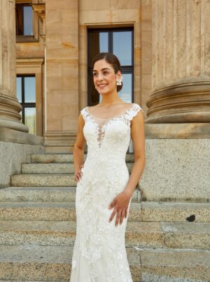 236 Euro Mode Donner Brautmoden Brautkleider Kollektion 2019 Novabella 30323 81048NB 2