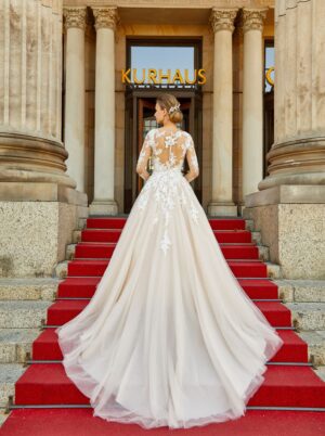 245 Euro Mode Donner Brautmoden Brautkleider Kollektion 2019 Novabella 30326 81141NB 3