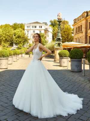 249 Euro Mode Donner Brautmoden Brautkleider Kollektion 2019 Novabella 30328 81257NB 1