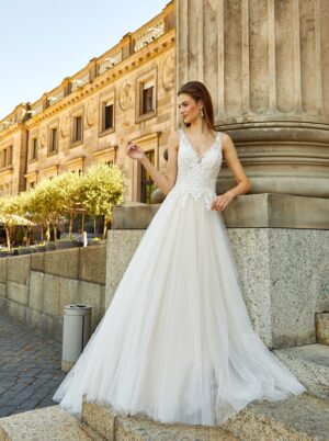 253 Euro Mode Donner Brautmoden Brautkleider Kollektion 2019 Novabella 30329 81310NB