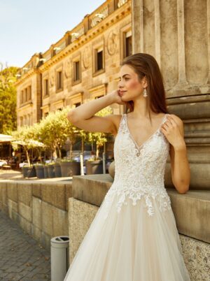 255 Euro Mode Donner Brautmoden Brautkleider Kollektion 2019 Novabella 30329 81310NB 4