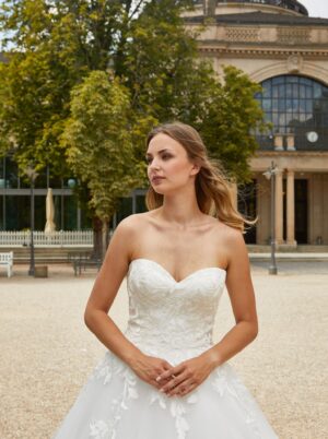 326 Euro Mode Donner Brautmoden Brautkleider Kollektion 2019 De Luxe Lisa Donetti 50250 GE1838 1