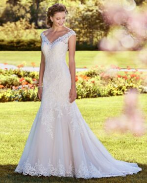 102 Rebecca Ingram Brautmode Brautkleid Kollektion 2018 Rebecca Ingram Nancy 8RS539 Alt1