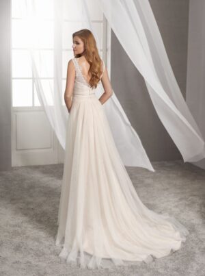 203 Fara Sposa Brautmoden Brautkleid Kollektion 2019 5400 3