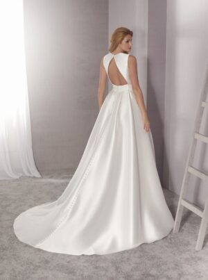 209 Fara Sposa Brautmoden Brautkleid Kollektion 2019 5413 3