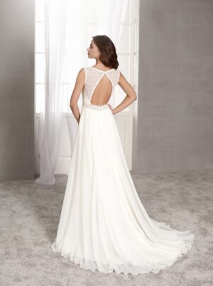 232 Fara Sposa Brautmoden Brautkleid Kollektion 2019 5516 3