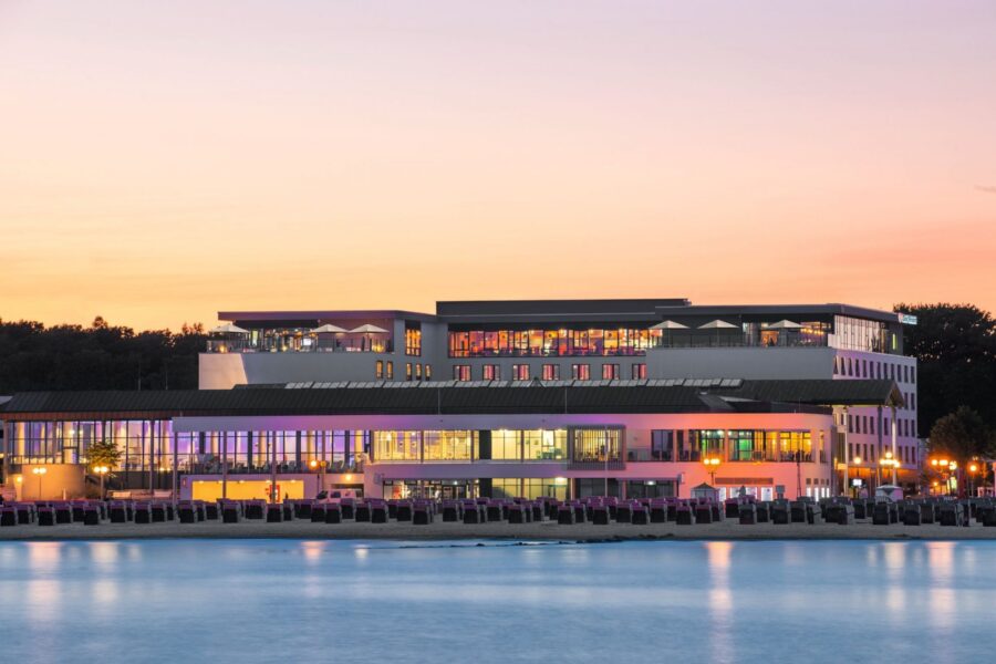 02 01 aja Hotels Wellnesshotels Flitterwochen Location 2019 Groemitz Facade