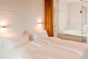05 03 aja Hotels Wellnesshotels Flitterwochen Location 2019 Warnemuende Guest Room