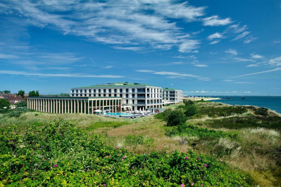 12 01 A ROSA Hotels Hochzeitslocation Wellnesshotel 2019 Facade A ROSA Sylt
