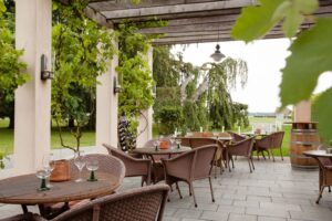 13 03 A ROSA Hotels Hochzeitslocation Wellnesshotel 2019 Restaurant Weinwirtschaft A ROSA Travemuende