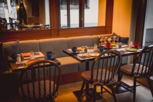 21 03 HENRI Hotels Aussergewoehnliche Location 2019 Breakfast HENRI Hotel Duesseldorf Downtown