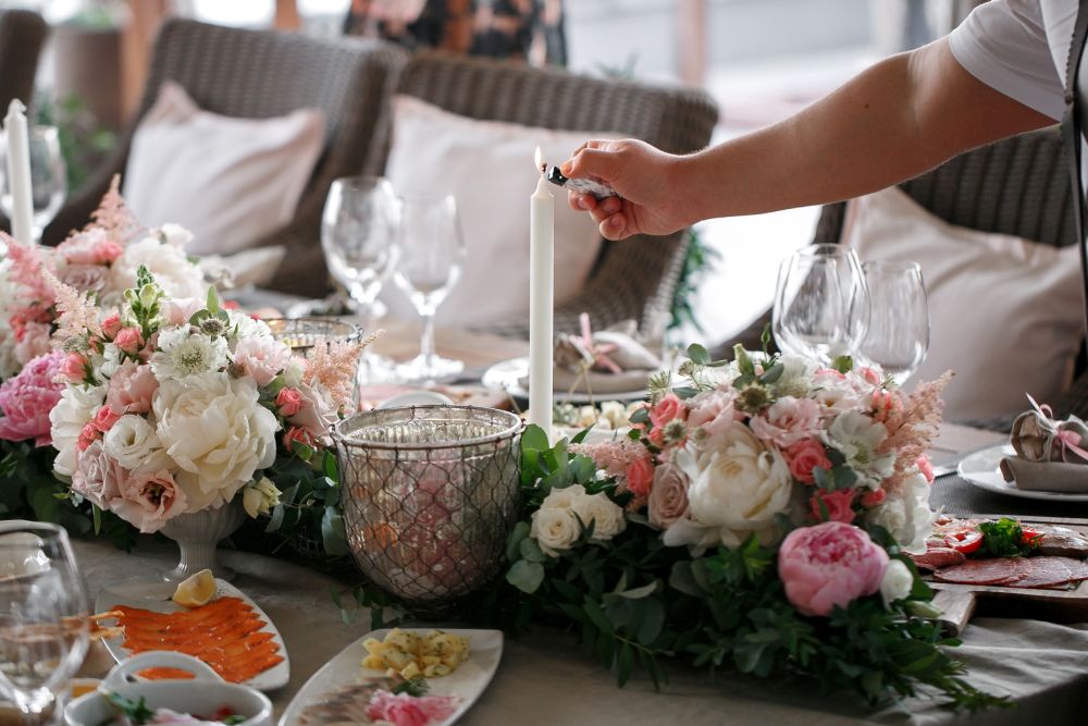 10 HOCHZEITde Ratgeber Vor der Hochzeit Hochzeitsdekoration iStock 826047768 2019 05