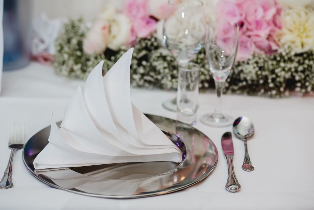 13 HOCHZEITde Ratgeber Vor der Hochzeit Hochzeitsdekoration iStock 908033388 2019 05