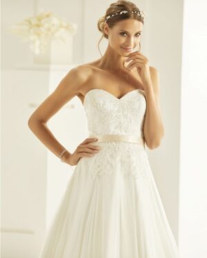 11 02 Bianco Evento Brautmoden Brautkleider Kollektion 2019 Bianco Evento bridal dress ANGELICA 2