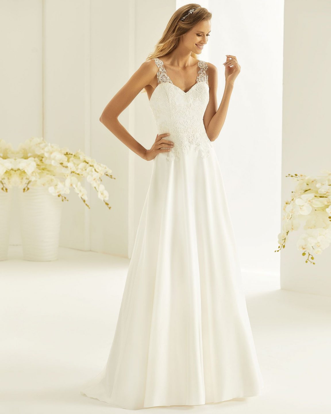 11 16 Bianco Evento Brautmoden Brautkleider Kollektion 2019 Bianco Evento bridal dress FIONA 1