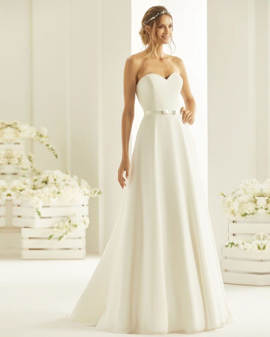 11 20 Bianco Evento Brautmoden Brautkleider Kollektion 2019 Bianco Evento bridal dress HARMONIA 1