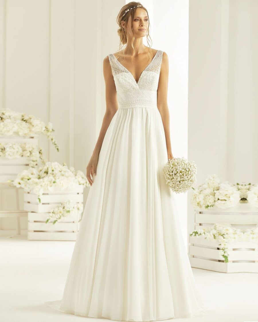 11 37 Bianco Evento Brautmoden Brautkleider Kollektion 2019 Bianco Evento bridal dress REBECA 2