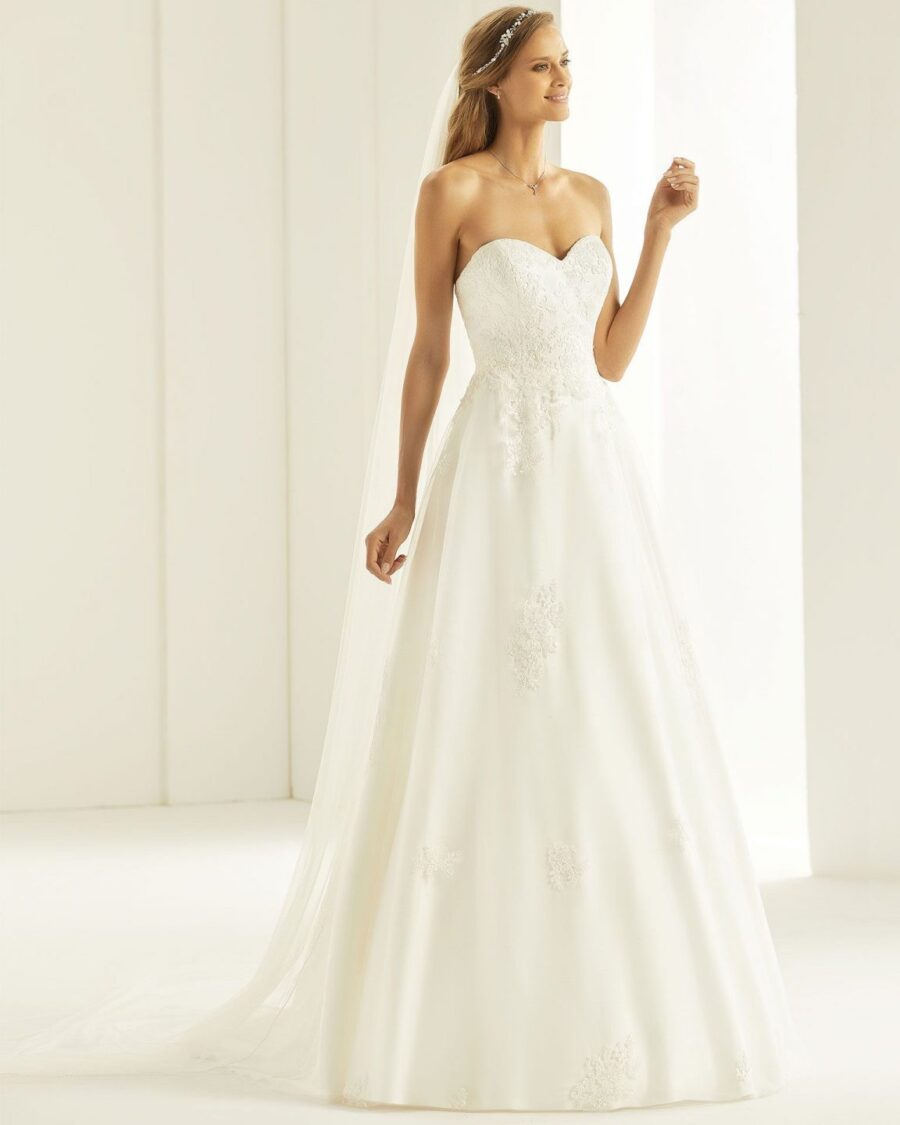 11 49 Bianco Evento Brautmoden Brautkleider Kollektion 2019 Bianco Evento bridal dress TATIANA 1
