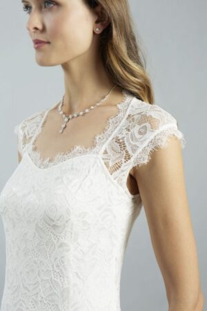 13 Sweetbelly PaM Brautkleider fuer Schwangere Kollektion 2019 Justine ivory short detail 1 non maternity 1