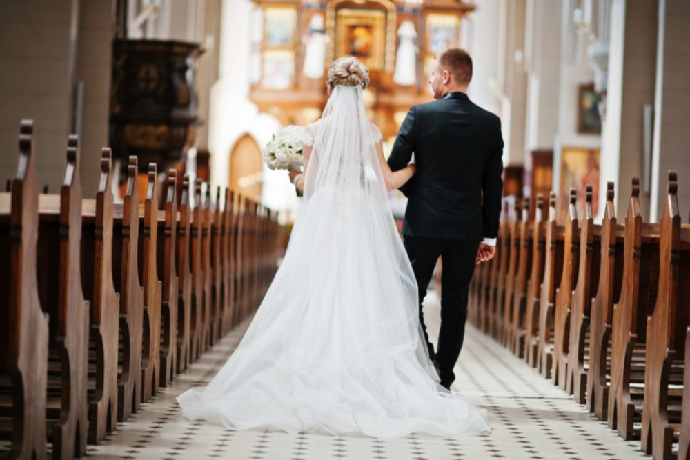 16 HOCHZEITde Ratgeber Vor der Hochzeit Kirchliche Trauung iStock 662882624 2019 05