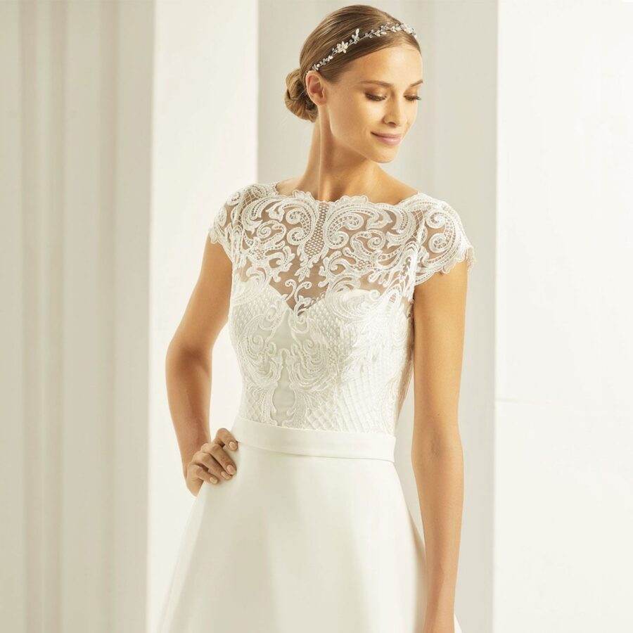 33 07 Bianco Evento Brautaccessoires Kollektion 2019 BIANCO EVENTO bridal bolero E269 1
